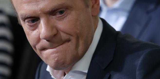 Donald Tusk podczas spotkania z rodzicami dzieci niepełnosprawnych, którzy okupują Sejm