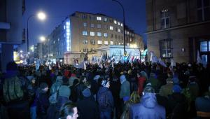 Manifestacja pod siedzibą PKW